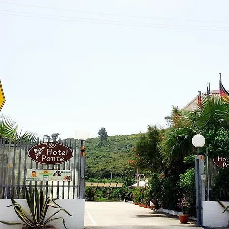 Ponte Hotel *